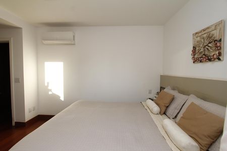 Apartamento à venda com 267m², 4 quartos e 4 vagasQuarto 3 - Suíte