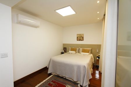 Apartamento à venda com 267m², 4 quartos e 4 vagasQuarto 3 - Suíte