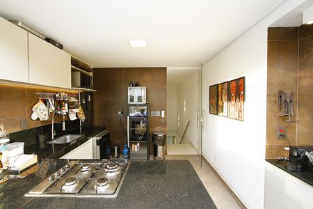 Apartamento à venda com 267m², 4 quartos e 4 vagasCobertura