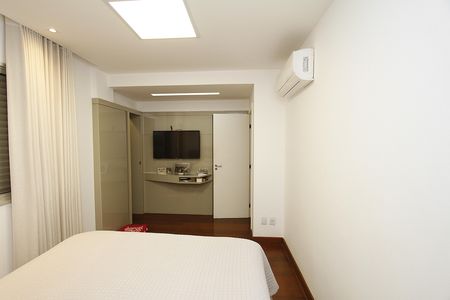 Apartamento à venda com 267m², 4 quartos e 4 vagasQuarto 3 - Suíte