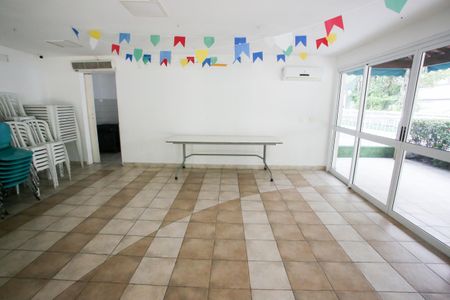 Apartamento para alugar com 80m², 3 quartos e 1 vagaÁrea comum - Salão de festas