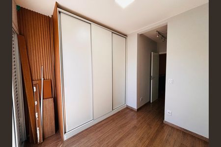 Closet da suíte de casa de condomínio à venda com 2 quartos, 85m² em Chácaras São Luís, Barueri