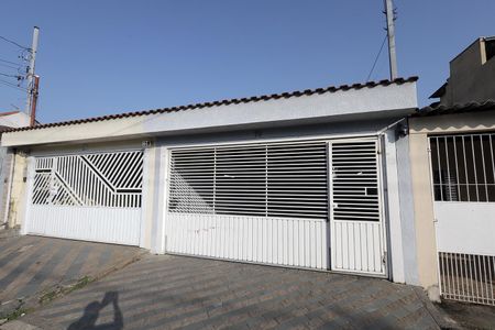 Fachada de casa à venda com 2 quartos, 190m² em Parque Novo Oratório, Santo André