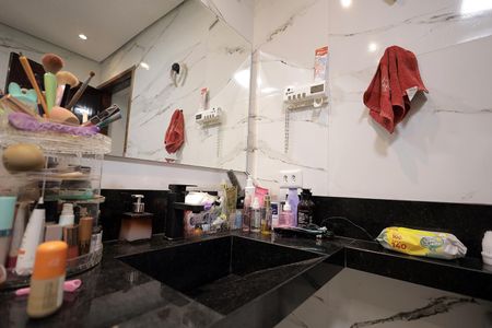Casa à venda com 190m², 2 quartos e 2 vagas Casa à venda com 190m², 2 quartos e 2 vagasBanheiro Suíte