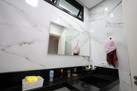 Banheiro de casa à venda com 2 quartos, 190m² em Parque Novo Oratório, Santo André