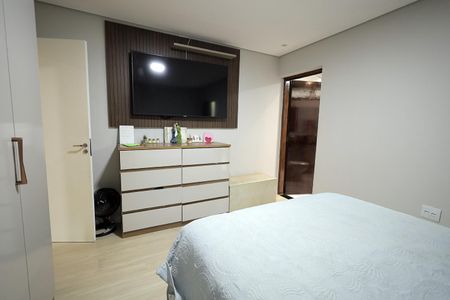 Casa à venda com 190m², 2 quartos e 2 vagas Casa à venda com 190m², 2 quartos e 2 vagasQuarto Suíte