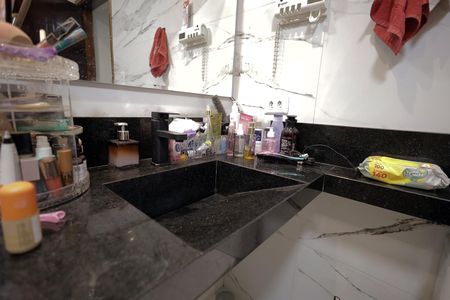 Casa à venda com 190m², 2 quartos e 2 vagas Casa à venda com 190m², 2 quartos e 2 vagasBanheiro Suíte