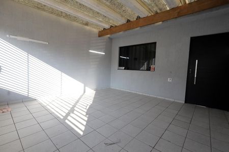 Casa à venda com 190m², 2 quartos e 2 vagas Casa à venda com 190m², 2 quartos e 2 vagasGaragem