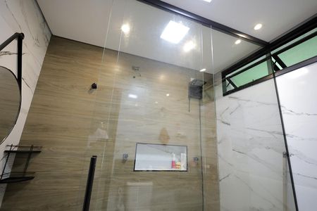 Casa à venda com 190m², 2 quartos e 2 vagas Casa à venda com 190m², 2 quartos e 2 vagasBanheiro Suíte