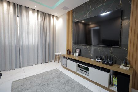 Casa à venda com 190m², 2 quartos e 2 vagas Casa à venda com 190m², 2 quartos e 2 vagasSala
