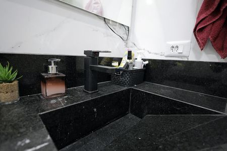Casa à venda com 190m², 2 quartos e 2 vagas Casa à venda com 190m², 2 quartos e 2 vagasBanheiro