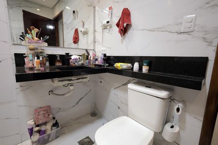 Casa à venda com 190m², 2 quartos e 2 vagas Casa à venda com 190m², 2 quartos e 2 vagasBanheiro Suíte