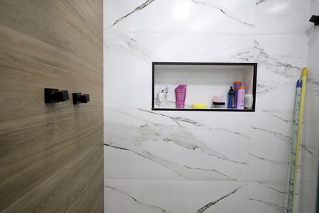 Casa à venda com 190m², 2 quartos e 2 vagas Casa à venda com 190m², 2 quartos e 2 vagasBanheiro