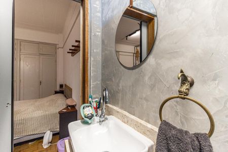 Banheiro de kitnet/studio para alugar com 1 quarto, 32m² em República, São Paulo