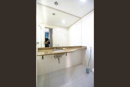 Apartamento para alugar com 130m², 3 quartos e 2 vagas Apartamento para alugar com 130m², 3 quartos e 2 vagasBanheiro da suíte 02