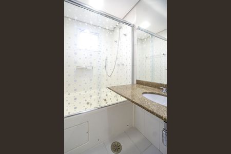 Apartamento para alugar com 130m², 3 quartos e 2 vagas Apartamento para alugar com 130m², 3 quartos e 2 vagasBanheiro da suíte 02