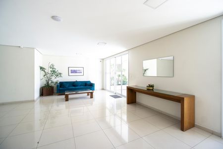 Apartamento para alugar com 130m², 3 quartos e 2 vagas Apartamento para alugar com 130m², 3 quartos e 2 vagasHall social
