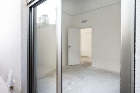 Apartamento à venda com 83m², 1 quarto e 1 vaga Apartamento à venda com 83m², 1 quarto e 1 vagaCorredor externo