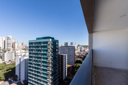 Apartamento à venda com 161m², 3 quartos e 2 vagas Apartamento à venda com 161m², 3 quartos e 2 vagasVaranda