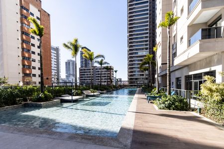 Apartamento à venda com 161m², 3 quartos e 2 vagas Apartamento à venda com 161m², 3 quartos e 2 vagasPiscina