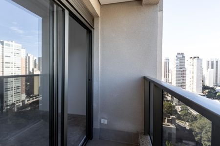 Apartamento à venda com 161m², 3 quartos e 2 vagas Apartamento à venda com 161m², 3 quartos e 2 vagasQuarto 1 - Varanda da Suite