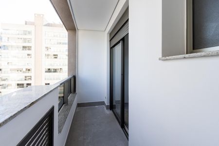 Apartamento à venda com 161m², 3 quartos e 2 vagas Apartamento à venda com 161m², 3 quartos e 2 vagasQuarto 3 - Varanda da Suite