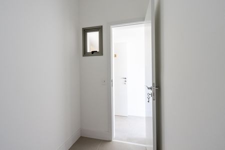 Apartamento à venda com 161m², 3 quartos e 2 vagas Apartamento à venda com 161m², 3 quartos e 2 vagasQuarto de Serviço