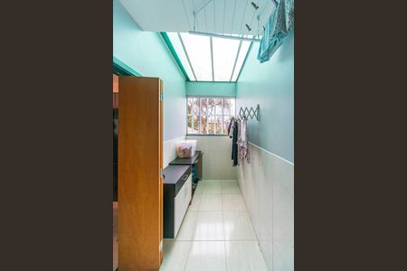 Área de Serviço de casa à venda com 3 quartos, 182m² em Vila Pires, Santo André
