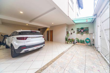 Garagem de casa à venda com 3 quartos, 182m² em Vila Pires, Santo André