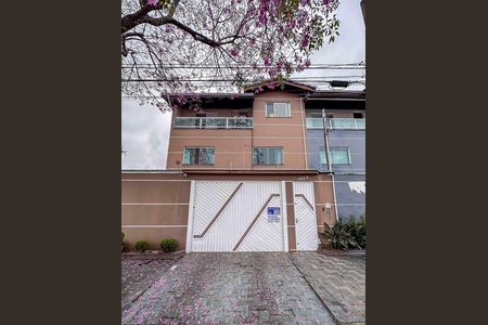 Fachada de casa à venda com 3 quartos, 182m² em Vila Pires, Santo André