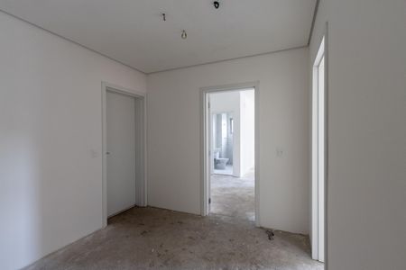 Apartamento à venda com 222m², 4 quartos e 3 vagas Apartamento à venda com 222m², 4 quartos e 3 vagasHall dos Quartos
