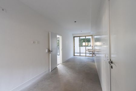 Apartamento à venda com 222m², 4 quartos e 3 vagas Apartamento à venda com 222m², 4 quartos e 3 vagasCozinha