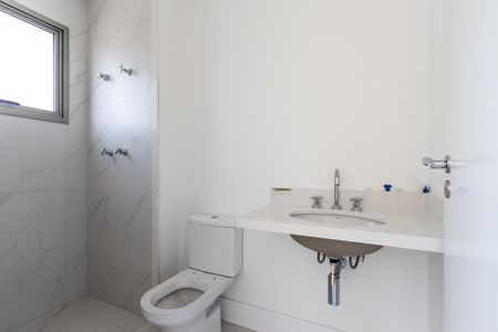 Apartamento à venda com 222m², 4 quartos e 3 vagas Apartamento à venda com 222m², 4 quartos e 3 vagasQuarto 3 - Banheiro da Suite