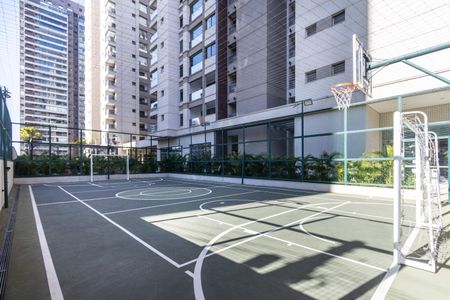 Apartamento à venda com 222m², 4 quartos e 3 vagas Apartamento à venda com 222m², 4 quartos e 3 vagasQuadra Esportiva
