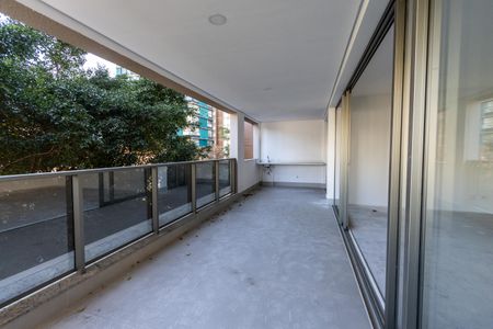 Varanda de apartamento à venda com 4 quartos, 222m² em Perdizes, São Paulo