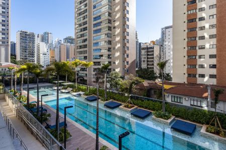 Apartamento à venda com 222m², 4 quartos e 3 vagas Apartamento à venda com 222m², 4 quartos e 3 vagasQuarto 1 - Varanda da Suite Master