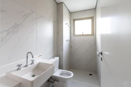 Apartamento à venda com 222m², 4 quartos e 3 vagas Apartamento à venda com 222m², 4 quartos e 3 vagasQuarto 1 - Banheiro 2 da Suite Master