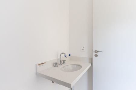 Apartamento à venda com 222m², 4 quartos e 3 vagas Apartamento à venda com 222m², 4 quartos e 3 vagasQuarto 3 - Banheiro da Suite