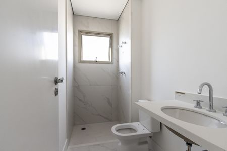 Apartamento à venda com 222m², 4 quartos e 3 vagas Apartamento à venda com 222m², 4 quartos e 3 vagasQuarto 2 - Banheiro da Suite