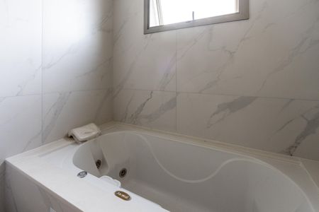 Apartamento à venda com 222m², 4 quartos e 3 vagas Apartamento à venda com 222m², 4 quartos e 3 vagasQuarto 1 - Banheiro 1 da Suite Master