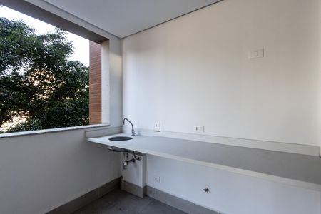 Apartamento à venda com 222m², 4 quartos e 3 vagas Apartamento à venda com 222m², 4 quartos e 3 vagasVaranda