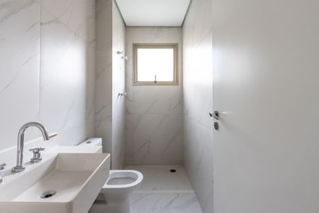 Apartamento à venda com 222m², 4 quartos e 3 vagas Apartamento à venda com 222m², 4 quartos e 3 vagasQuarto 1 - Banheiro 2 da Suite Master