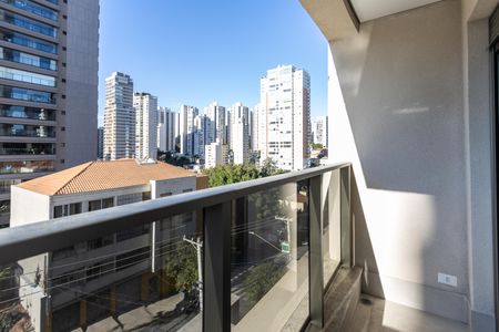 Apartamento à venda com 222m², 4 quartos e 3 vagas Apartamento à venda com 222m², 4 quartos e 3 vagasQuarto 1 - Varanda da Suite Master