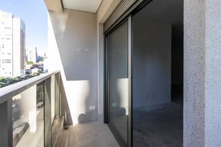 Apartamento à venda com 222m², 4 quartos e 3 vagas Apartamento à venda com 222m², 4 quartos e 3 vagasQuarto 1 - Varanda da Suite Master