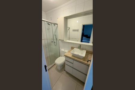 Banheiro de casa à venda com 2 quartos, 130m² em Jardim Itu, Porto Alegre