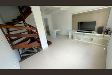 Sala de casa à venda com 2 quartos, 130m² em Jardim Itu, Porto Alegre