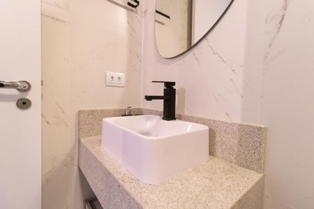 Banheiro Social de apartamento para alugar com 1 quarto, 34m² em Centro, Curitiba