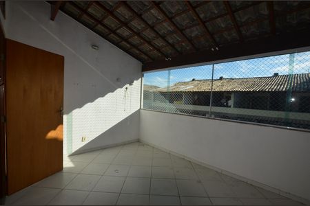 Casa à venda com 74m², 2 quartos e 1 vagaÁrea de Serviço