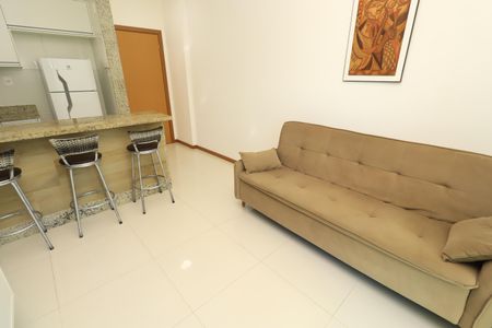 Sala de apartamento para alugar com 1 quarto, 49m² em Jardim Armação, Salvador