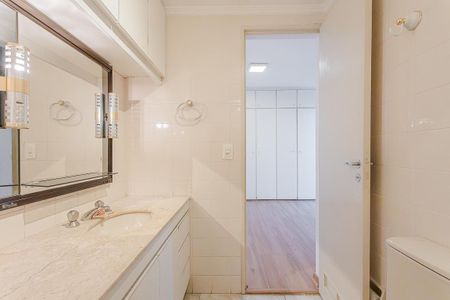 Apartamento para alugar com 208m², 3 quartos e 2 vagas Apartamento para alugar com 208m², 3 quartos e 2 vagasBanheiro da Suíte
